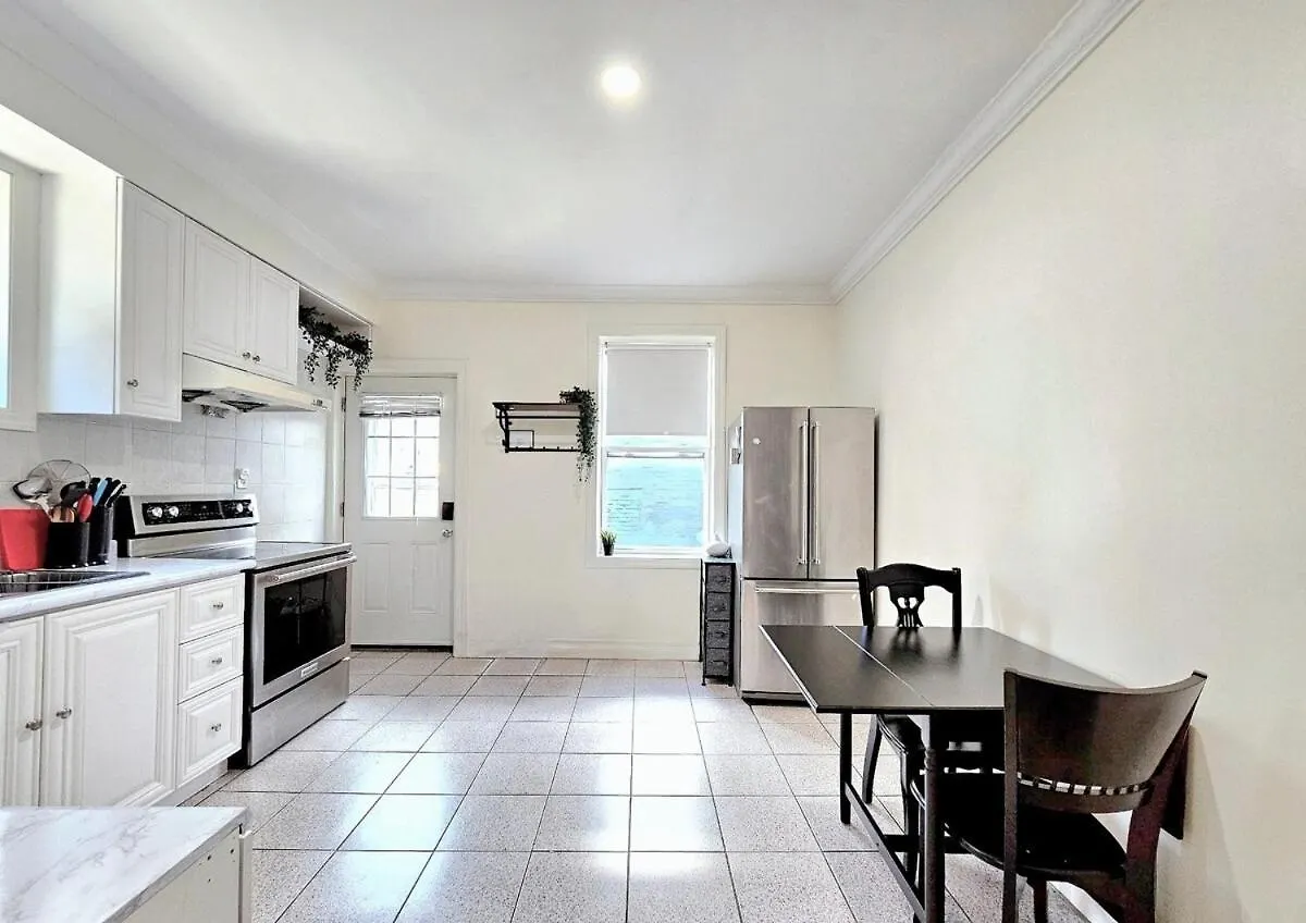 Trinity Bellwood Suites Downtown Toronto Apartment