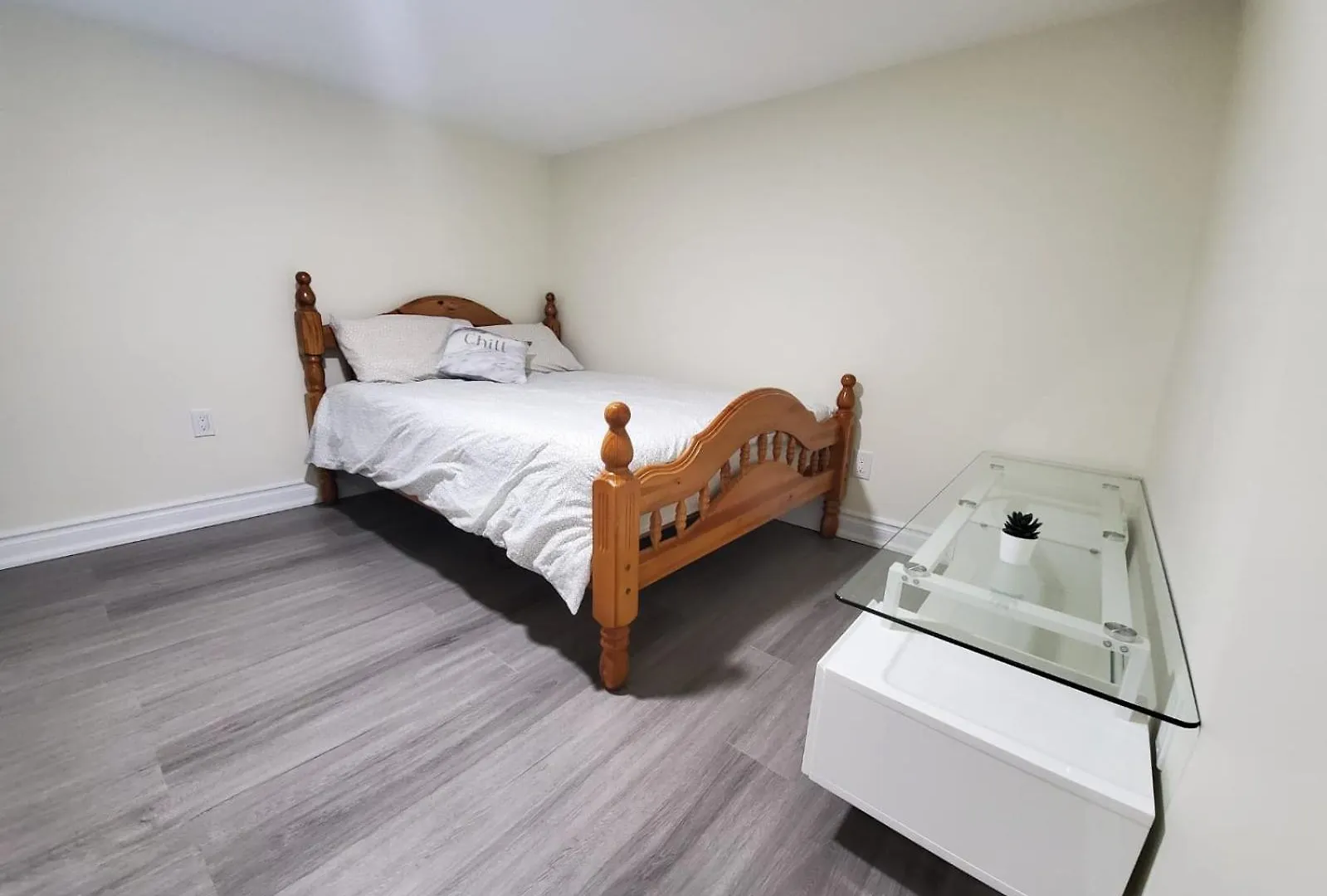 Trinity Bellwood Suites Downtown Toronto Apartment