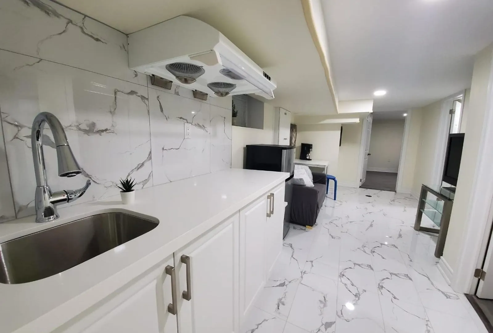 Trinity Bellwood Suites Downtown Toronto